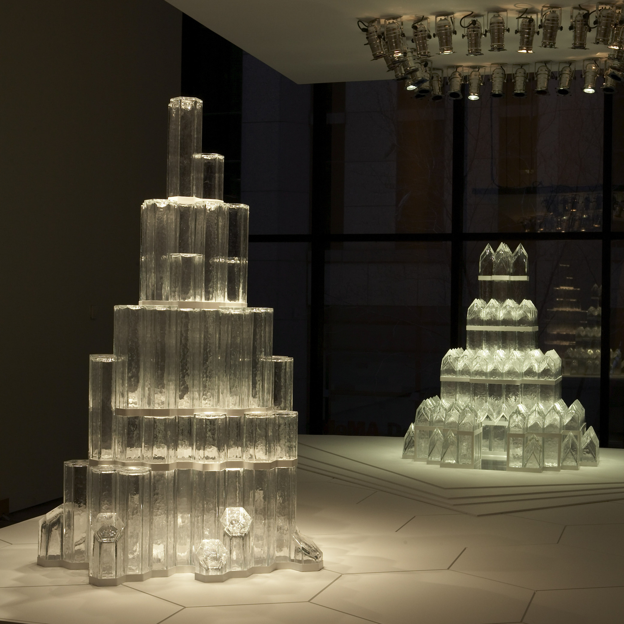 Josiah McElheny. The Alpine Cathedral and the City-Crown, 2007. Installation of glass, metal, wood, Plexiglas, colored electric lights, 14′ × 8′ × 9′ 9″. Courtesy of the artist and Andrea Rosen Gallery, New York, and Donald Young Gallery, Chicago. Photo: Robin Holland