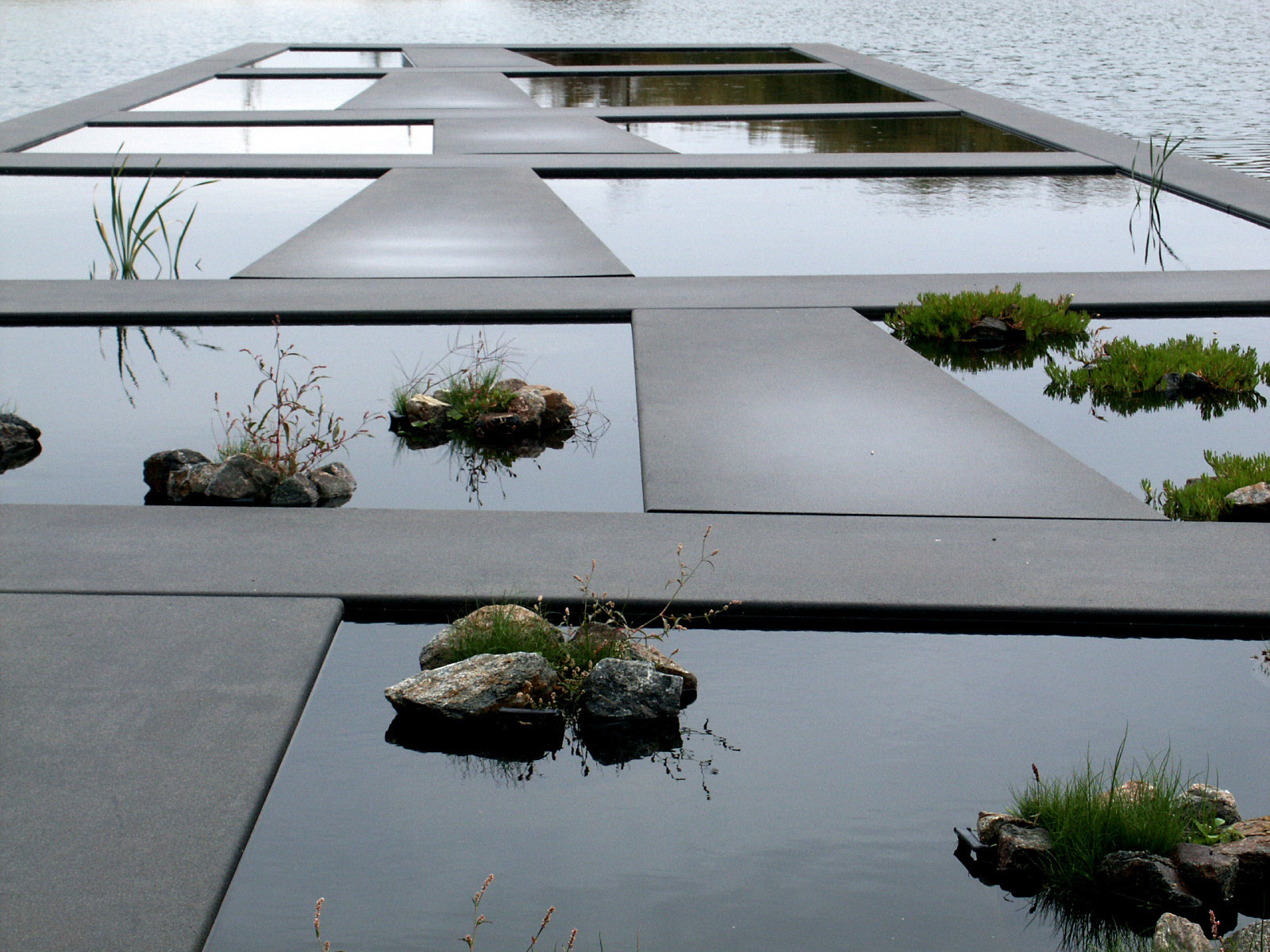 Detail of Water Garden, Bordeaux Botanical Garden. La Bastide, Bordeaux, France. 2000–02. Catherine Mosbach, Mosbach Paysagistes, Paris, France. Photo: C. Mosbach/Mosbach Paysagistes