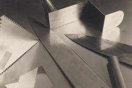 Jan Groover. Untitled. 1983. Gelatin silver print, 10 3/16 × 13 1/2″ (25.9 × 34.3 cm). The Museum of Modern Art, New York. Promised gift of Robert B. Menschel. © 2016 Jan Groover