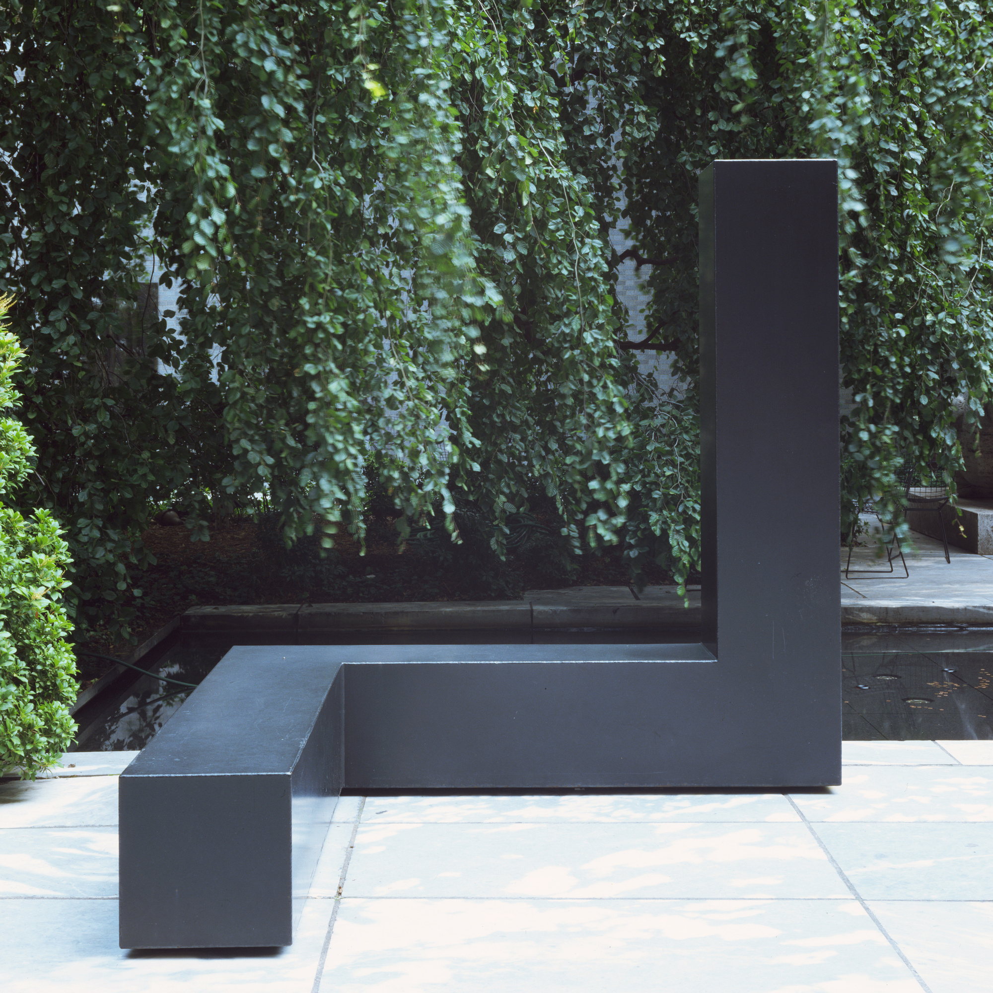 Tony Smith. Free Ride. 1962 (fabricated 1981). Painted steel, 6′ 8″ × 6′ 8″ × 6′ 8″ (203.2 × 203.2 × 203.2 cm). Gift of Agnes Gund and purchase. © 2016 Estate of Tony Smith / Artists Rights Society (ARS), New York