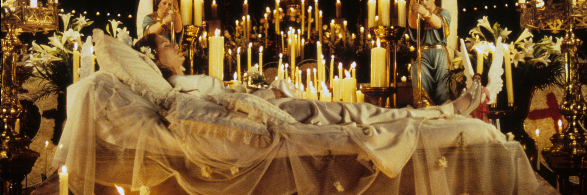 Romeo + Juliet. 1996. USA. Directed by Baz Luhrman. Courtesy 20th Century Fox/Photofest