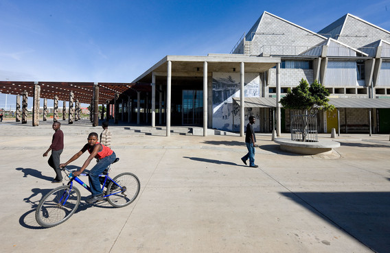 Noero Wolff Architects. Red Location Museum Of Struggle, Port Elizabeth, South Africa. 1998–2005. Photo credit: Iwan Baan