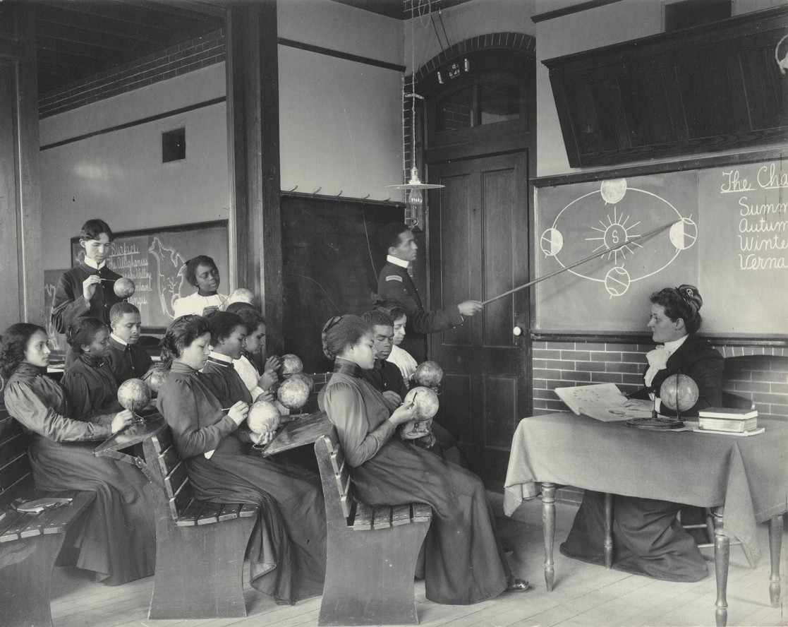 Frances Benjamin Johnston. Geography: Studying the Seasons from the Hampton Album. 1899–1900
