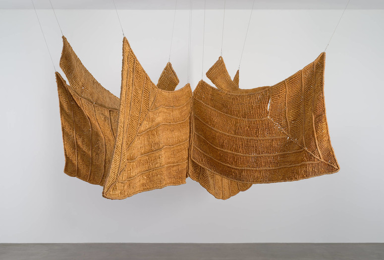 Aurèlia Muñoz. Águila Beige (Brown Eagle). 1977. Macramé with hand-dyed sisal and jute yarn. The Museum of Modern Art, New York. Committee on Architecture and Design Funds. © 2020