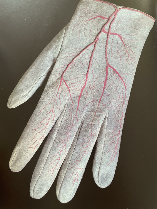 Meret Oppenheim. A Pair of Gloves for Parkett. 1985
