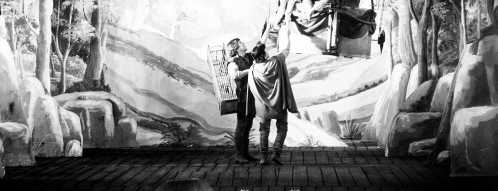 Trollflöjten (The Magic Flute). 1975. Sweden. Directed by Ingmar Bergman. Shown from left: Håkan Hagegård, Josef Köstlinger. Photo courtesy Photofest