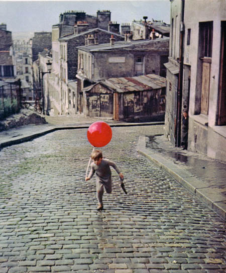 The Red Balloon aka Le Ballon Rouge. 1956. France. Directed by Albert Lamorisse. Shown: Pascal Lamorisse as Pascal. Photo credit: Lopert/Photofest. © Lopert Pictures