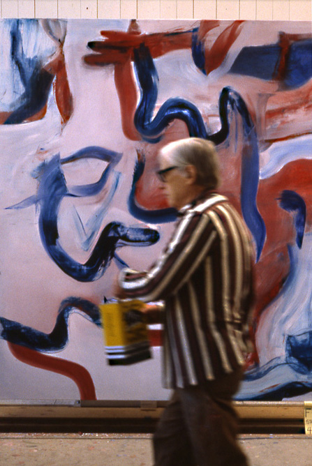 Willem de Kooning working. 1982. Photo © 2012 Tom Ferrara. Artwork © 2012 The Willem de Kooning Foundation/Artists Rights Society (ARS), New York
