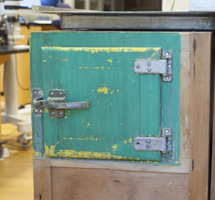 Once the hallway access door is open this inner leads into the back of the icebox. Once the hallway access door is open this inner leads into the back of the icebox.