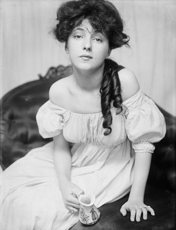 Gertrude Käsebier. Evelyn Nesbit. 1903. The Library of Congress Prints and Photographs Division Washington, D.C.