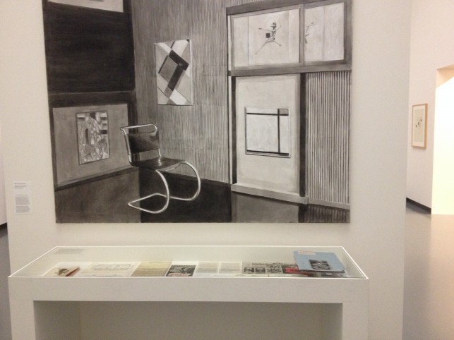 "Contexts" vitrine