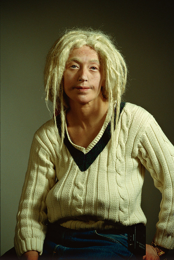 Cindy Sherman - Page 2 G08A10Untitled-399.2000_large
