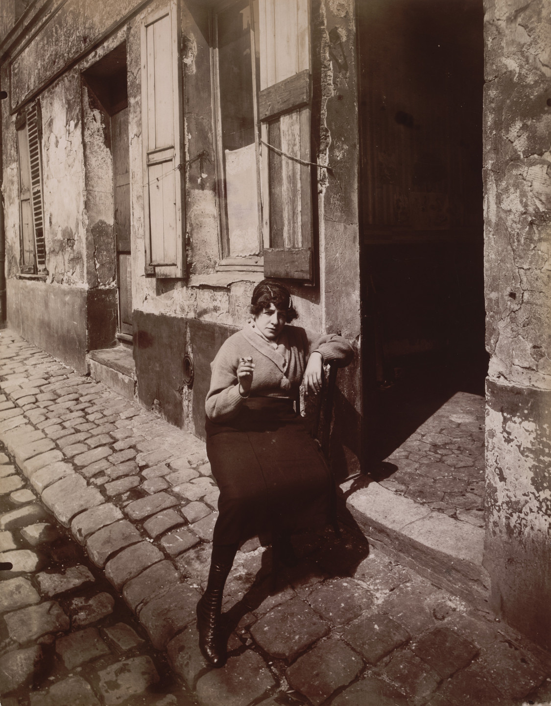 Eugène Atget. La Villette, fille publique faisant le quart, 19e. April 1921