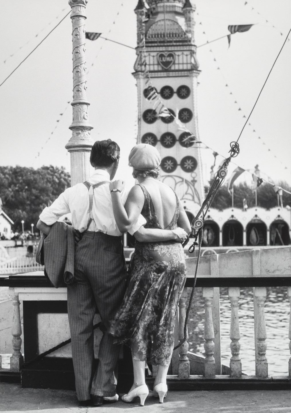Walker Evans. Couple at Coney Island, New York. 1928