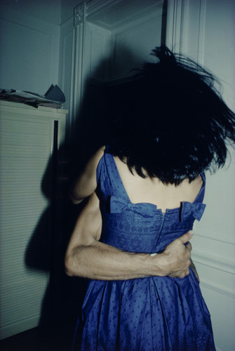 The Hug, New York City /Nan Goldin, 1980。取自：MOMA