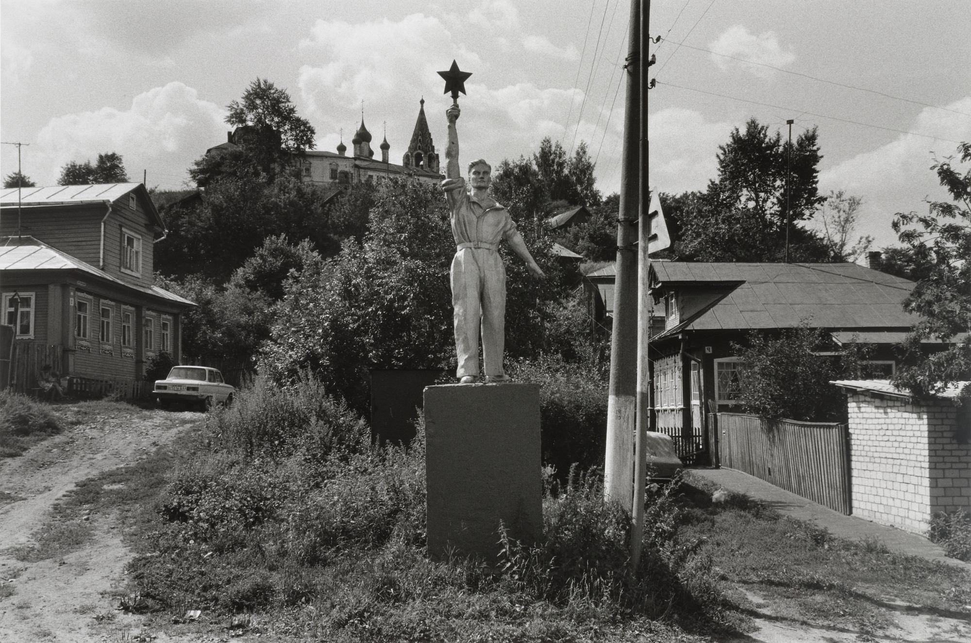 Igor Moukhin. Gorohovets, the Monument of the Worker. 1992