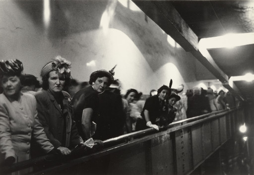 Dan Weiner. Escalator, Grand Central Station, New York. 1953