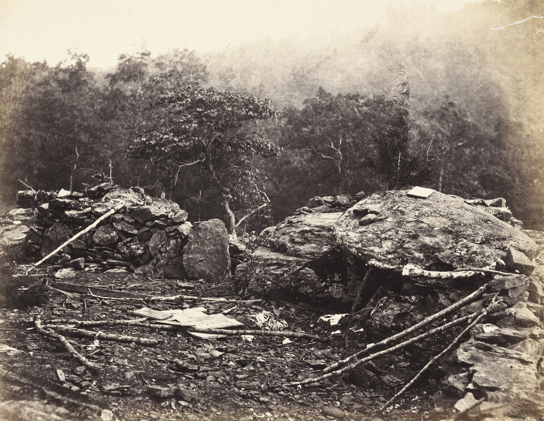 Alexander Gardner, Timothy O&#39;Sullivan. Interior of Breastworks on Round Top, Gettysburg. July, 1863