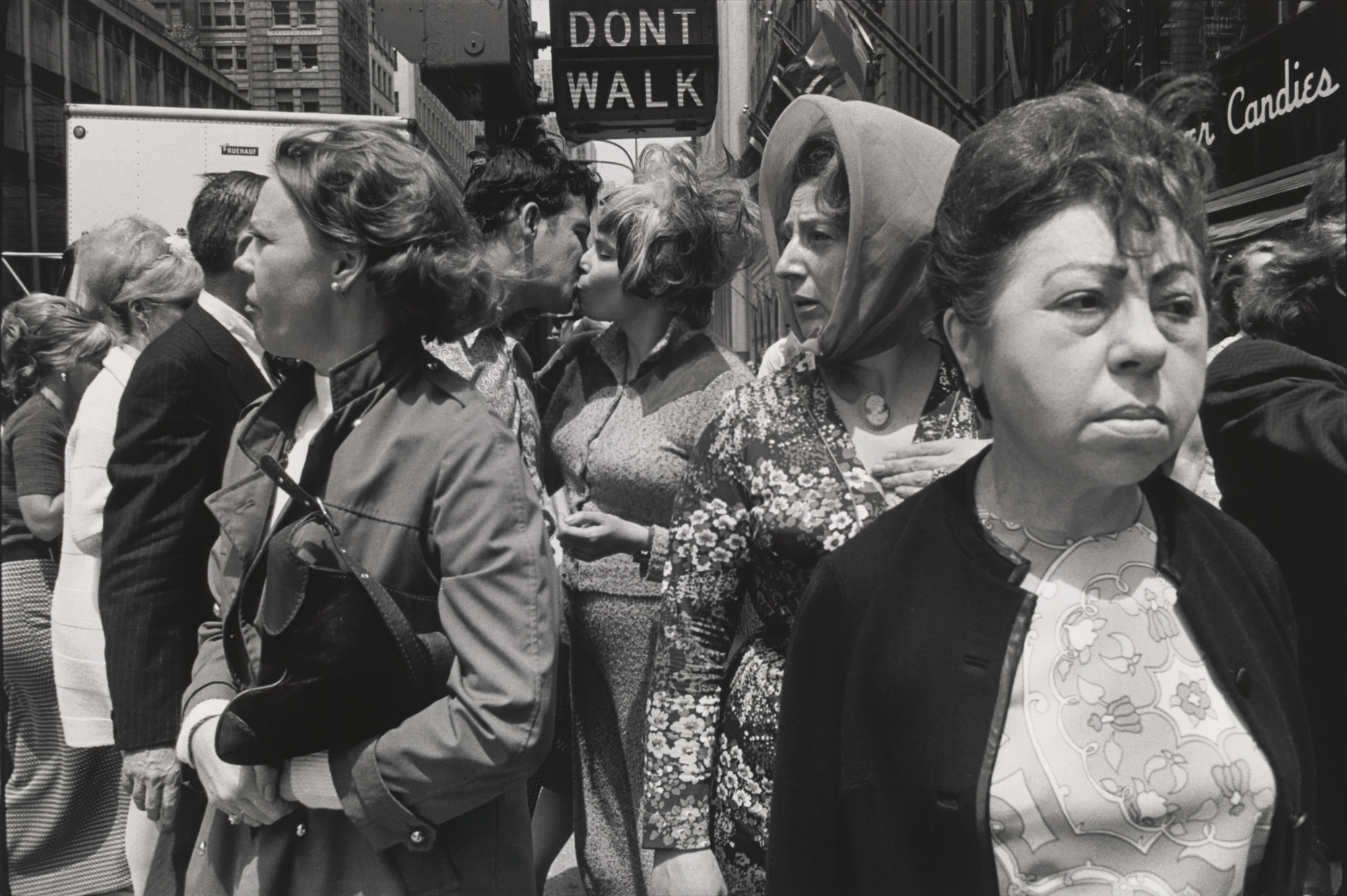 Tod Papageorge. Fifth Avenue. 1970