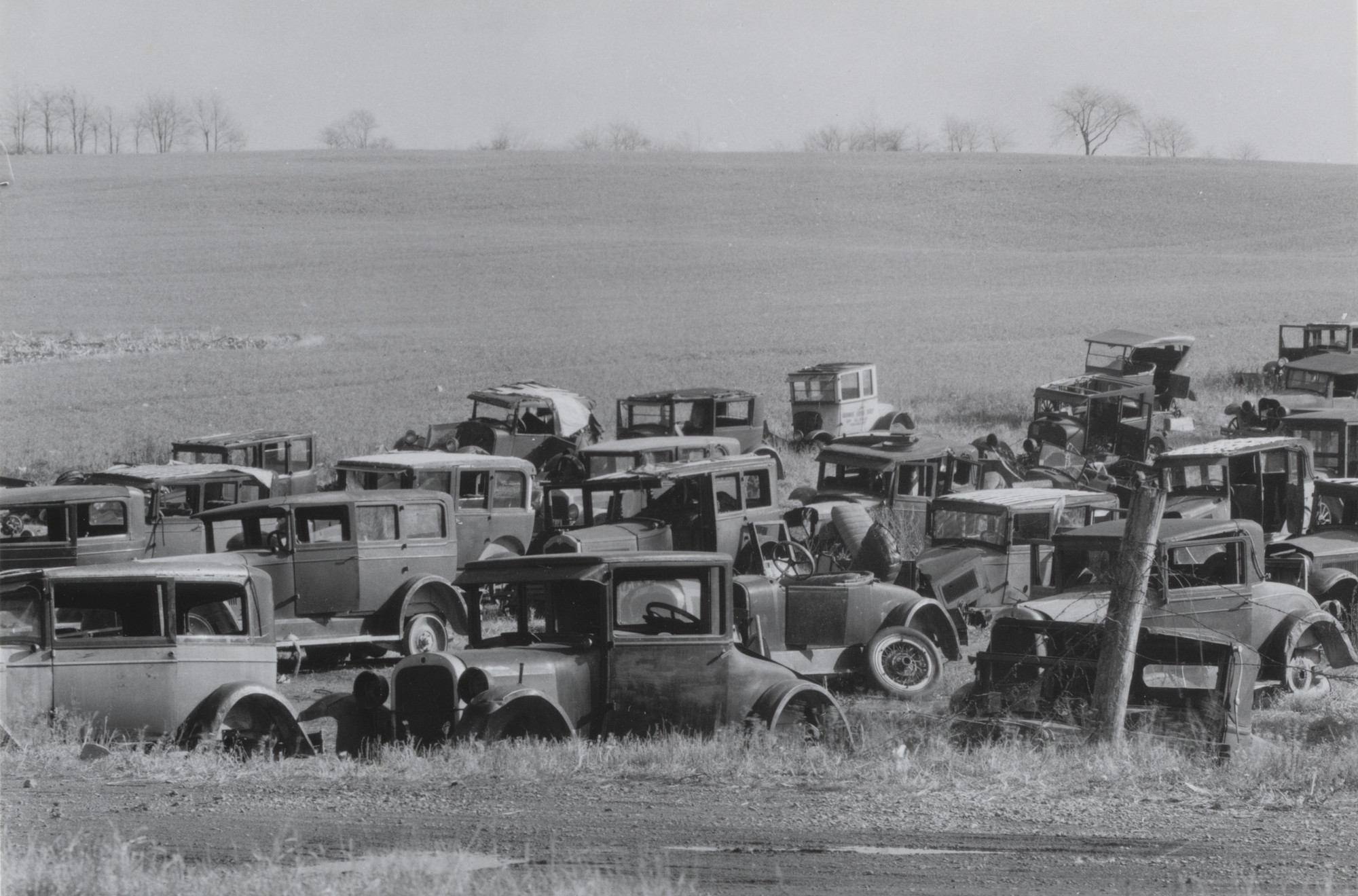 Walker Evans. Joe&#39;s Auto Graveyard, Pennsylvania. 1936