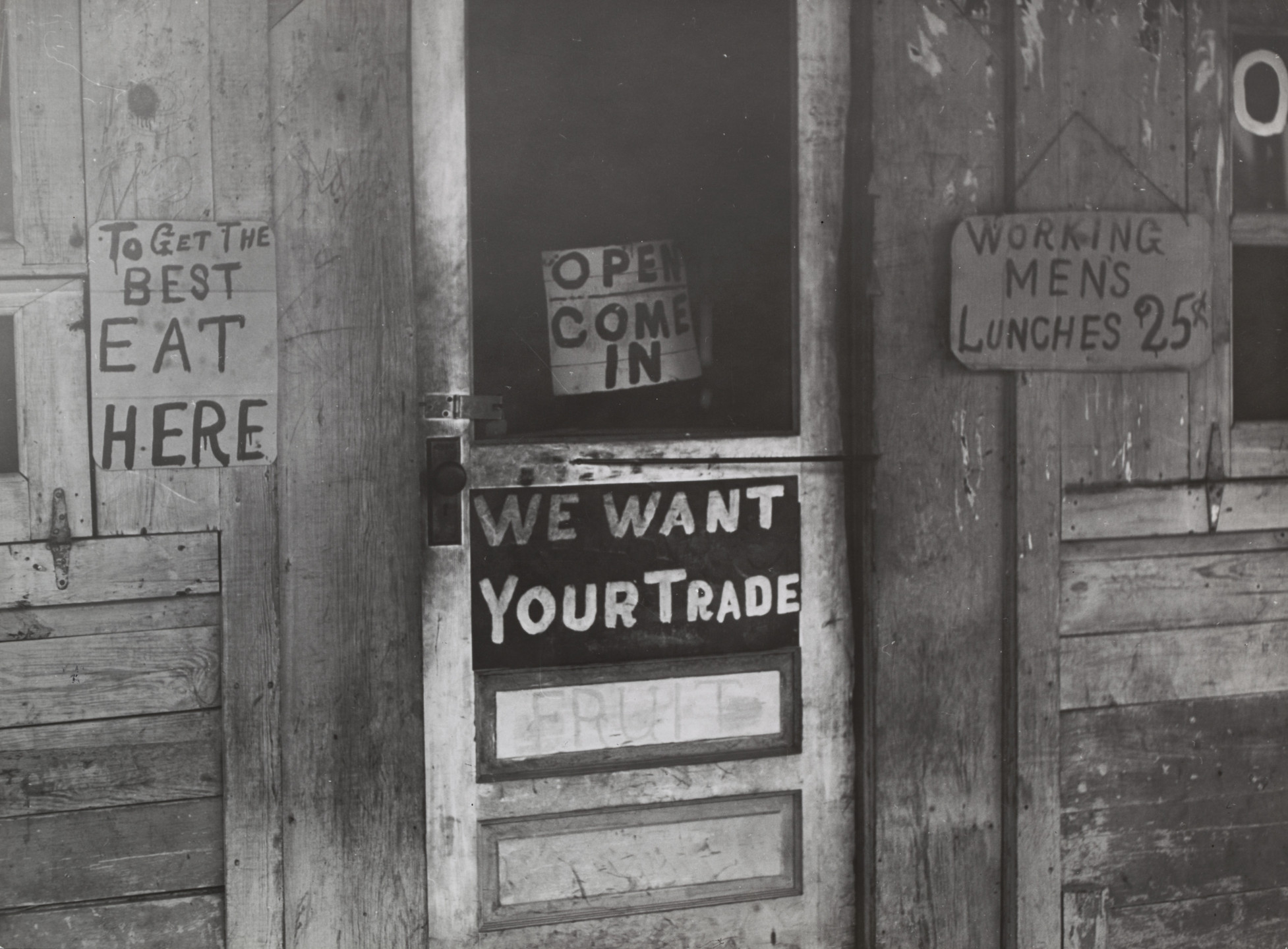Marion Post Wolcott. &#34;Working Men Lunches&#34; Café Where Construction Workers Eat in Pineville, Louisiana, on Highway to Camp Livingston. 1940