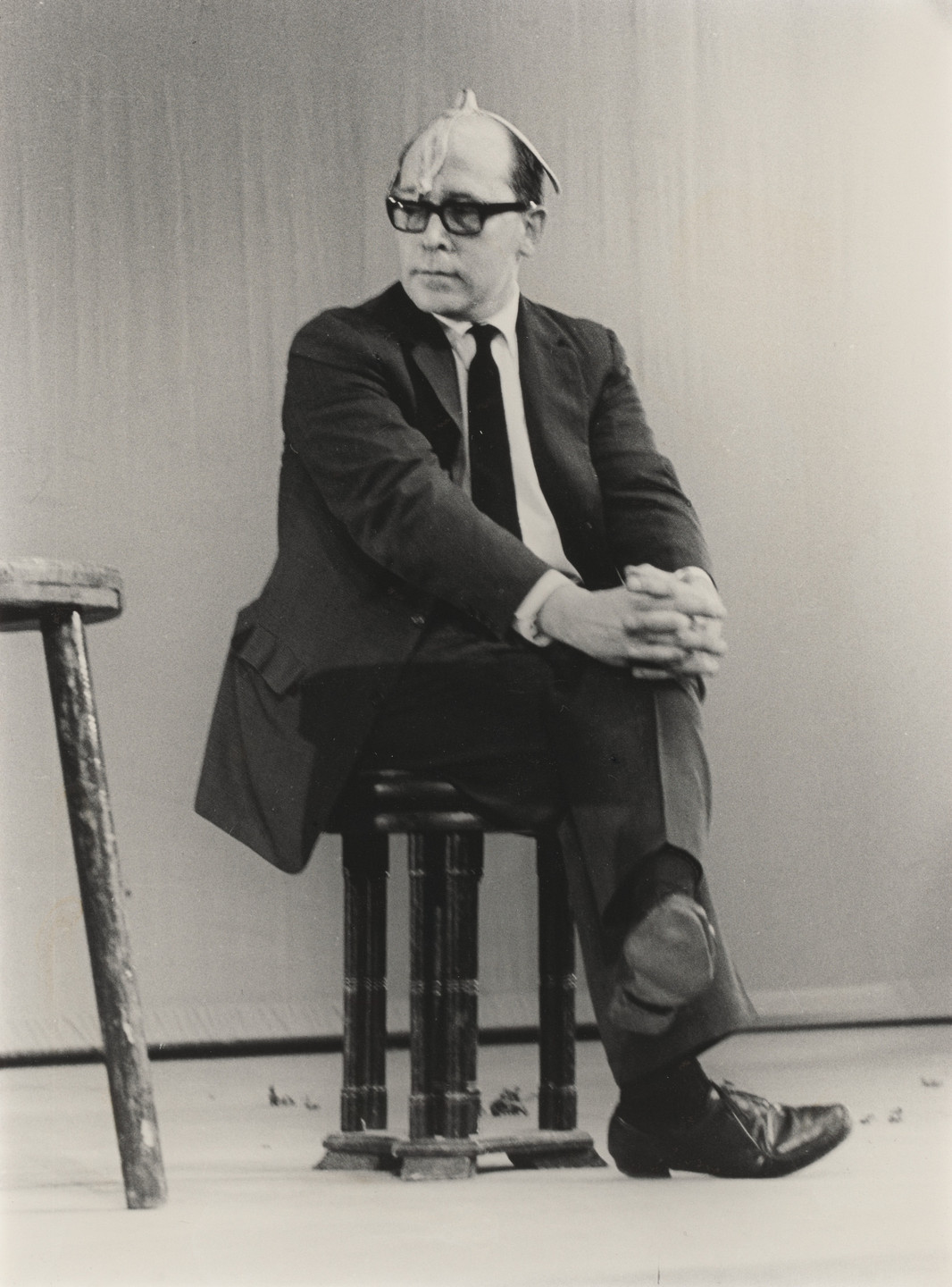 Robert Filliou. 13 Ways to Use Emmett Williams&#39; Skull, performed during Internationaal Programma/Nieuwste Muziek-Nieuwste Theater/Nieuwste Literatuur, De Kleine Komedie, Amsterdam, December 18, 1963. 1963