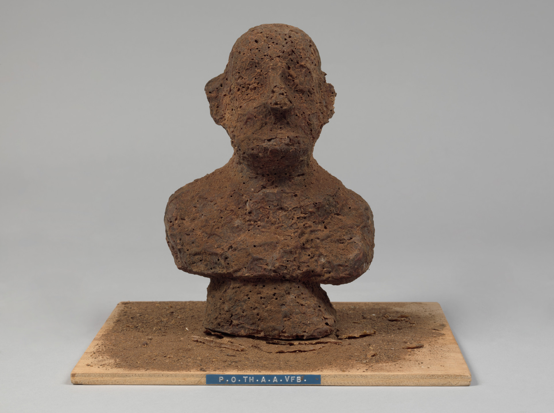 Dieter Roth. P.O.TH.A.A.VFB (Portrait of the Artist as a Vogelfutterbüste [Birdseed Bust]). 1968
