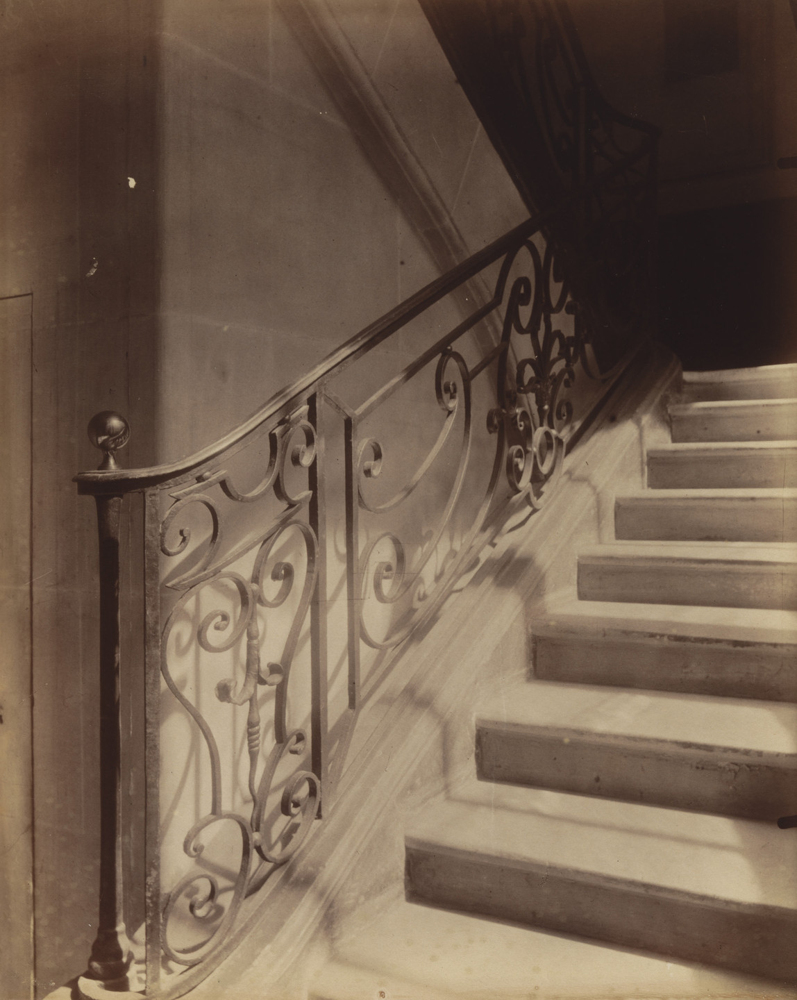 Eugène Atget. 14 rue du Cherche-Midi. 1905-06