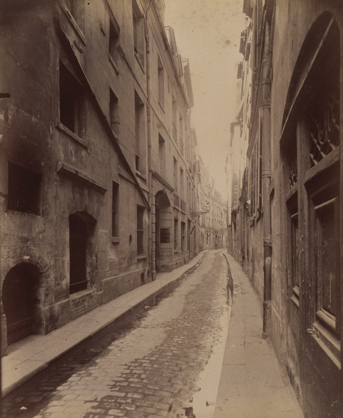 Eugène Atget. Rue Suger. 1900