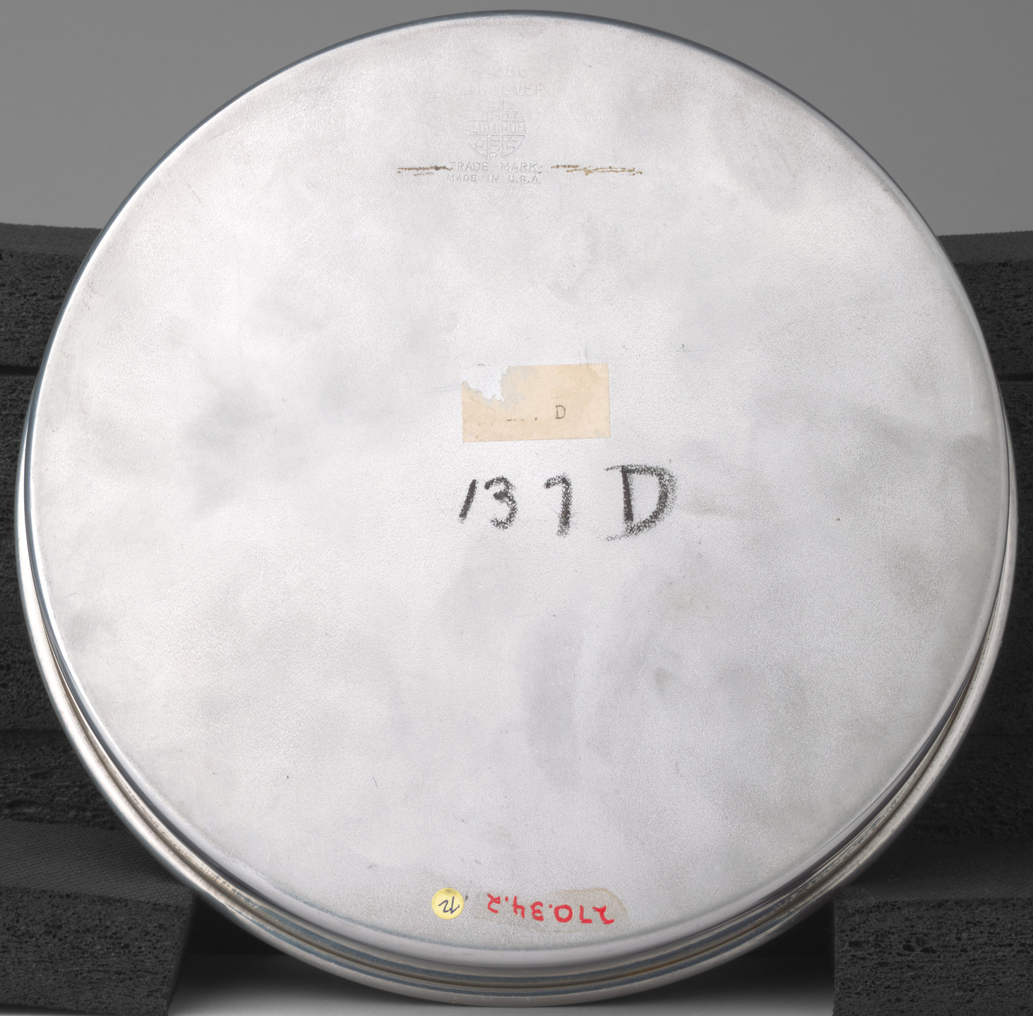 The Aluminum Cooking Utensil Co., New York, NY. Wear-Ever Round Cake Pans. 1929-1934