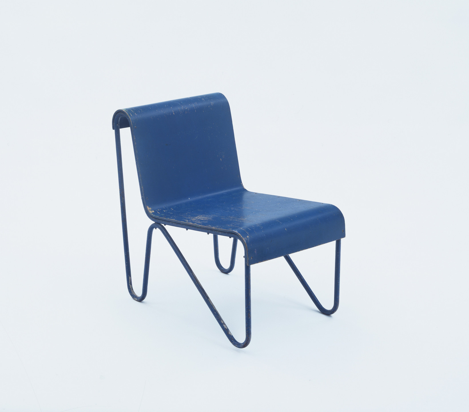 Gerrit Rietveld. Beugel (Bow) Child&#39;s Chair. 1927–1930