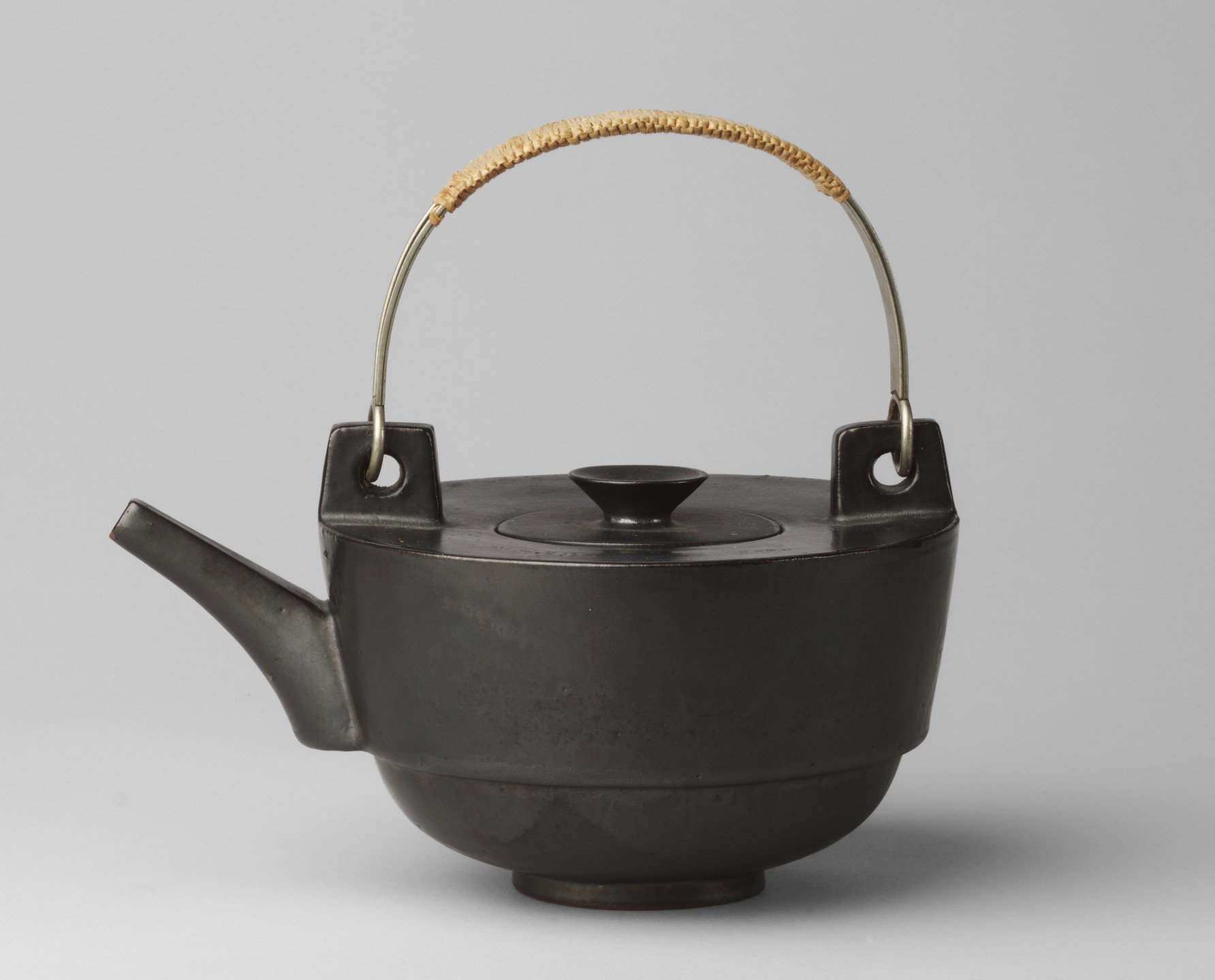 Theodor Bogler. Teapot. 1923