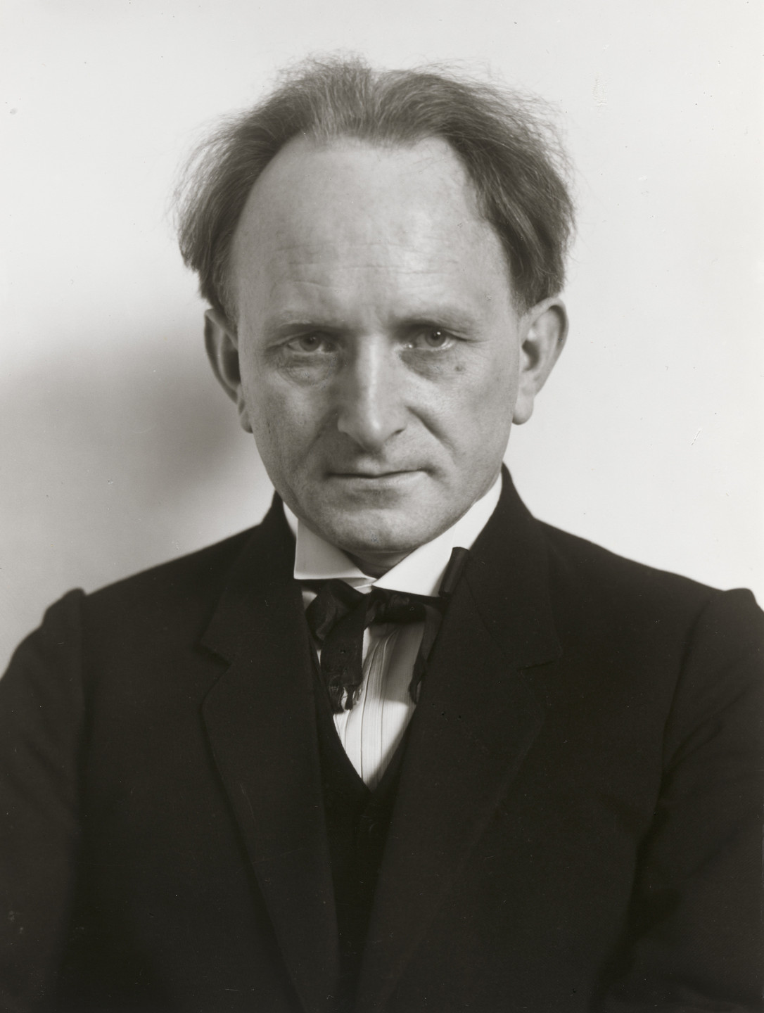 August Sander. Photographer [August Sander]. 1925