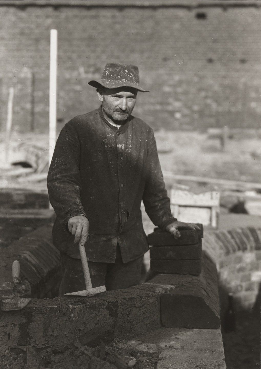August Sander. Apprentice Mason. 1929