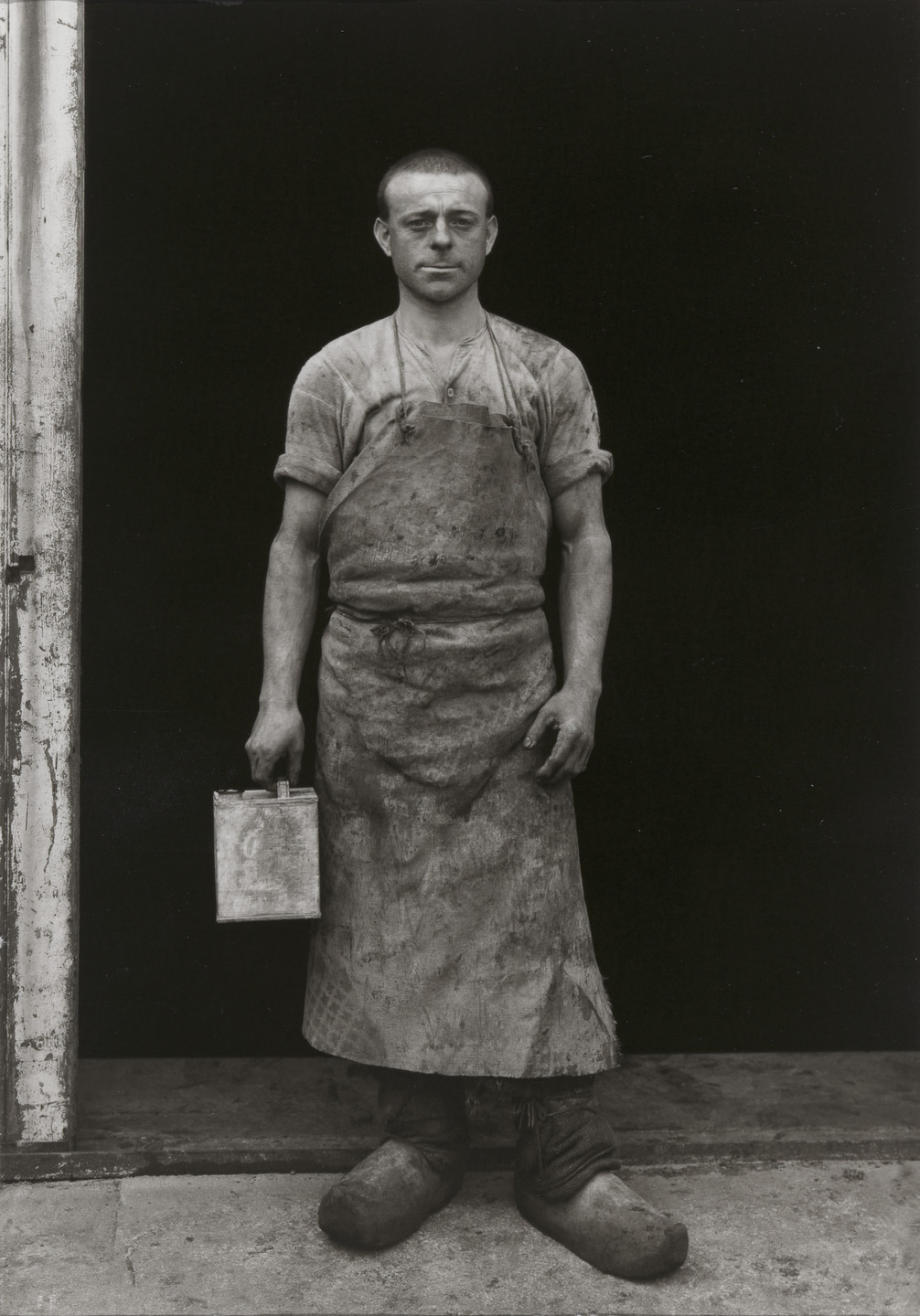 August Sander. Varnisher. c. 1930