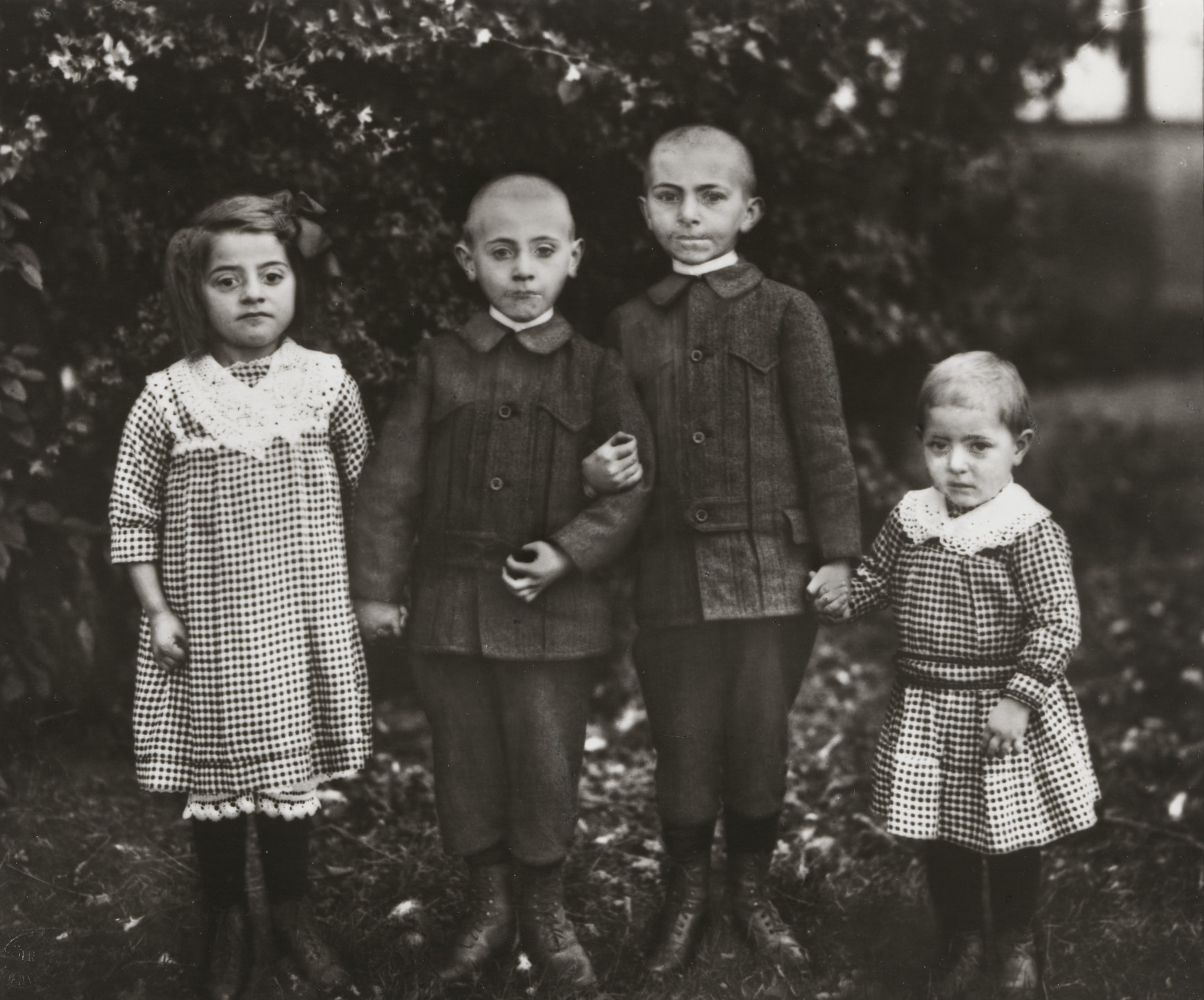 August Sander. Working-class Country Children. 1914