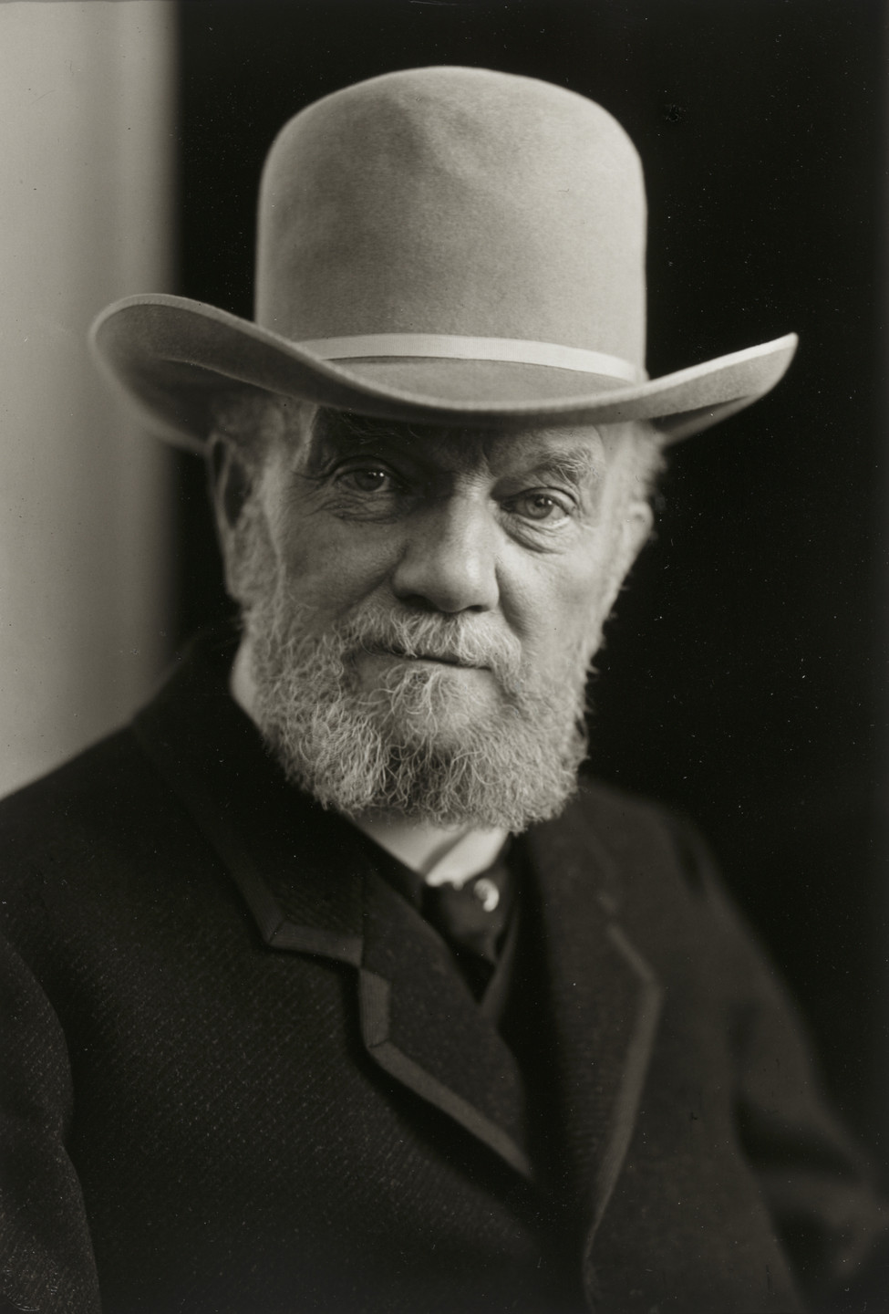 August Sander. The Manufacturer. 1906-14
