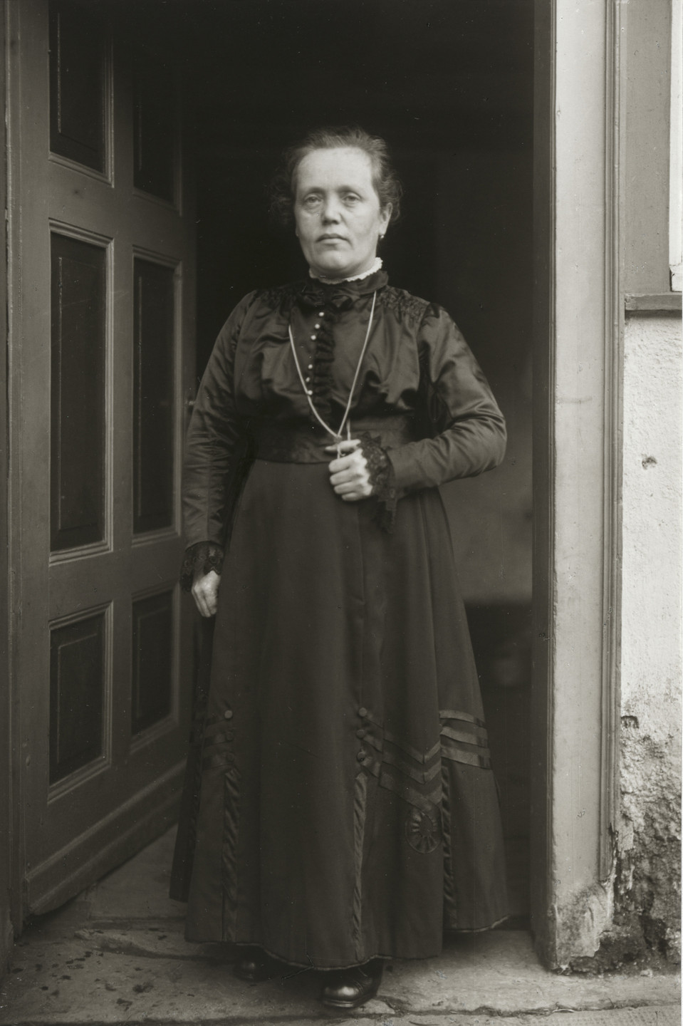 August Sander. Midget Woman. 1920-24