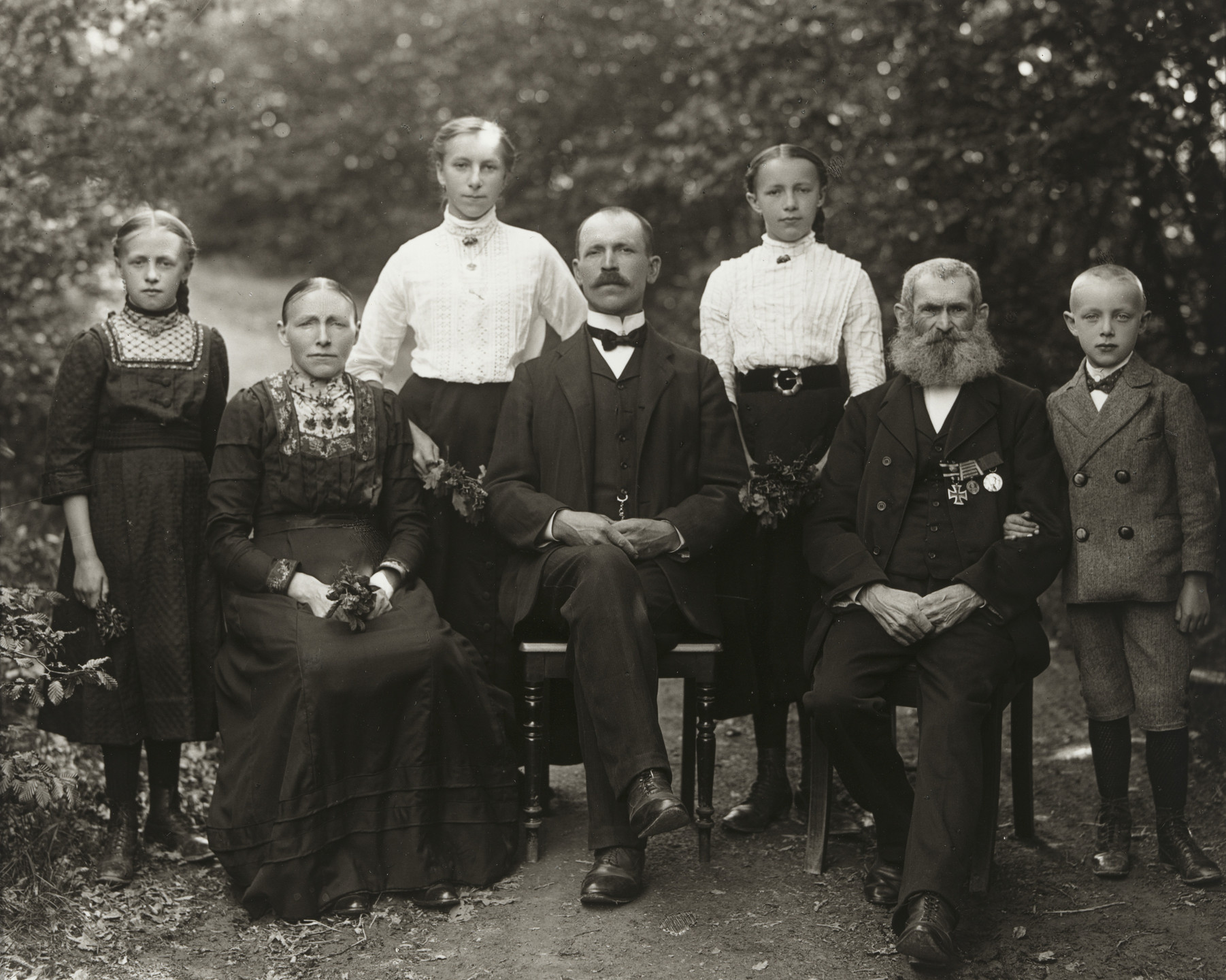 August Sander. Farming Family. 1913-14