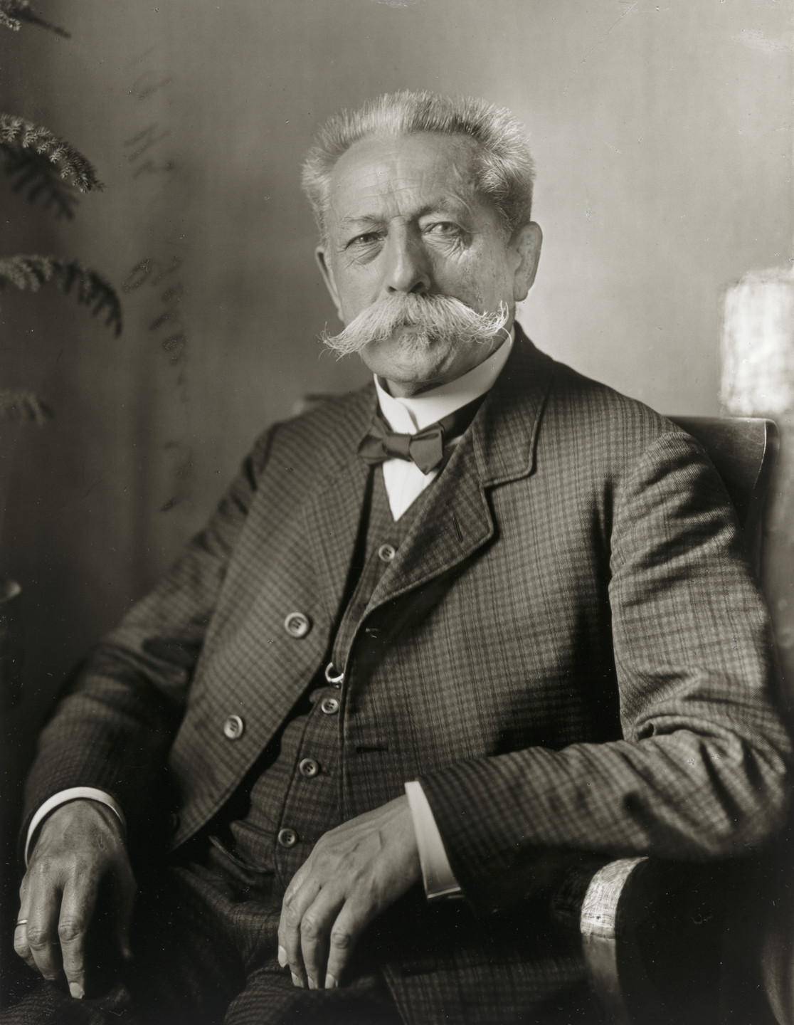 August Sander. Retired Privy Councillor. 1911-14