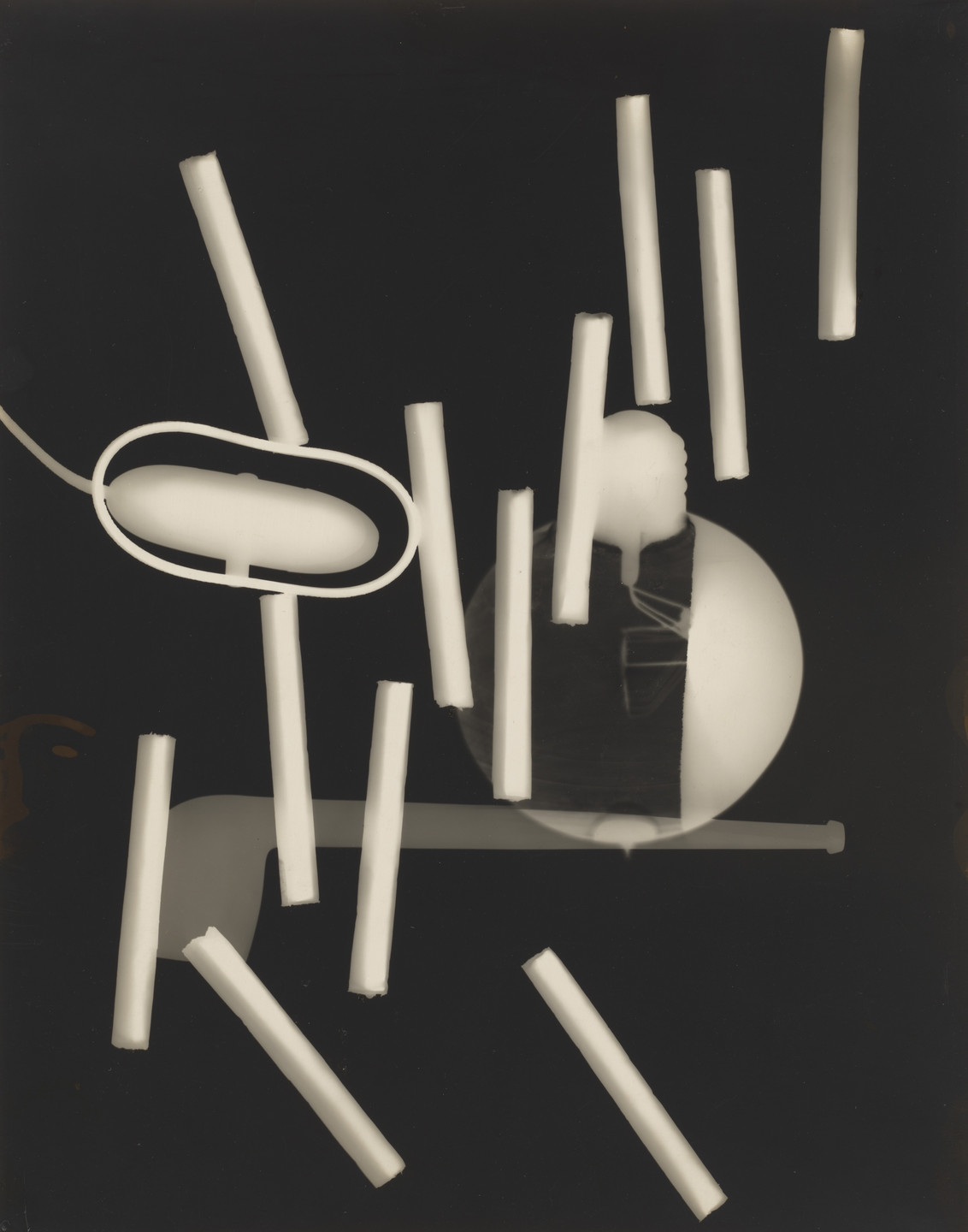 Man Ray (Emmanuel Radnitzky). Rayograph. 1923