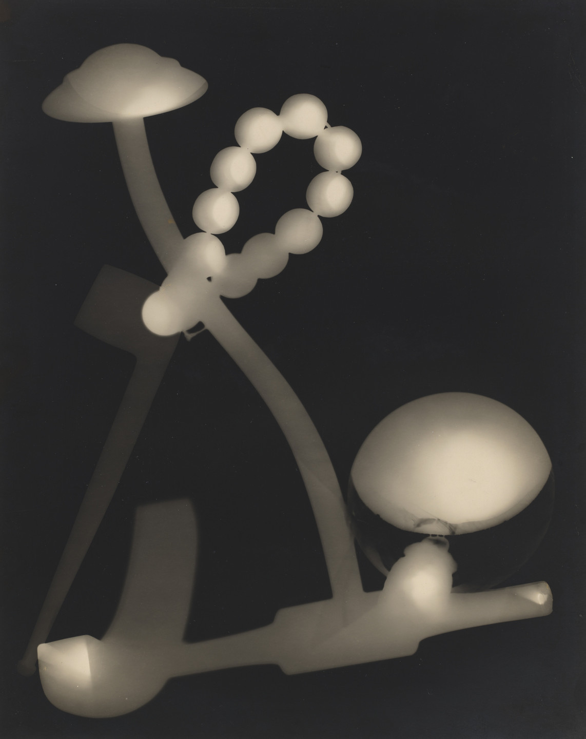 Man Ray (Emmanuel Radnitzky). Rayograph. 1923