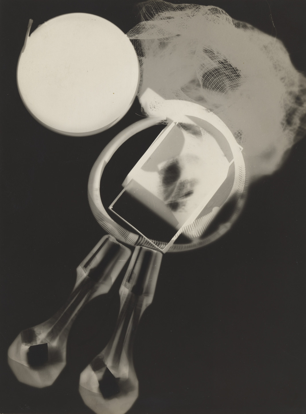 Man Ray (Emmanuel Radnitzky). Rayograph. 1922