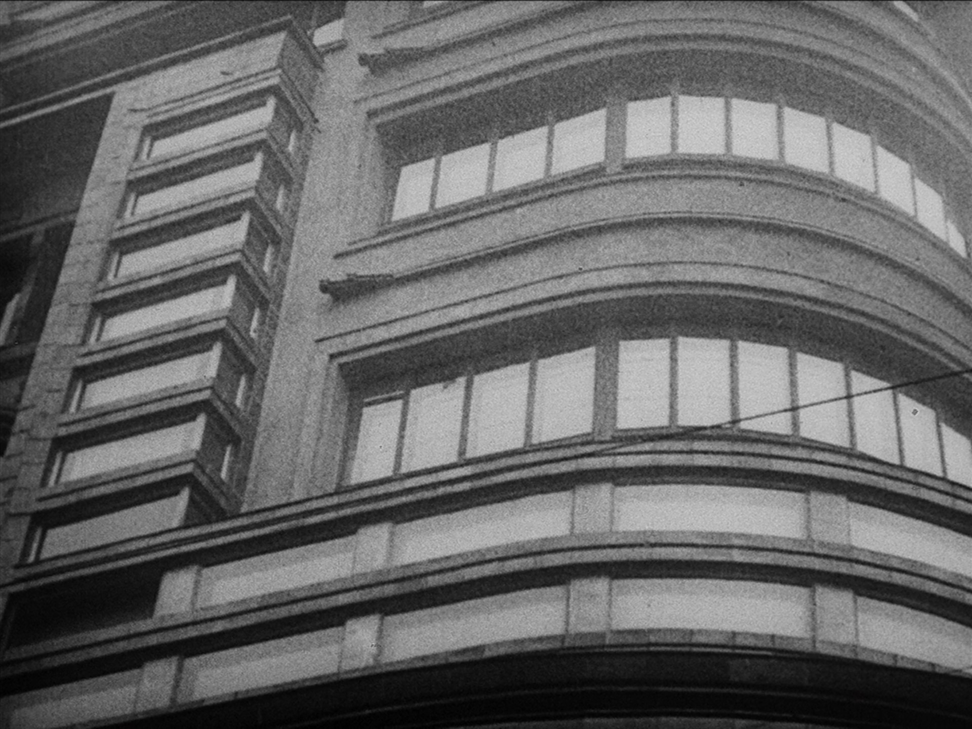 Walter Ruttmann, Karl Freund. Berlin, die Sinfonie der Grosstadt (Berlin: Symphony of a Great City). 1927