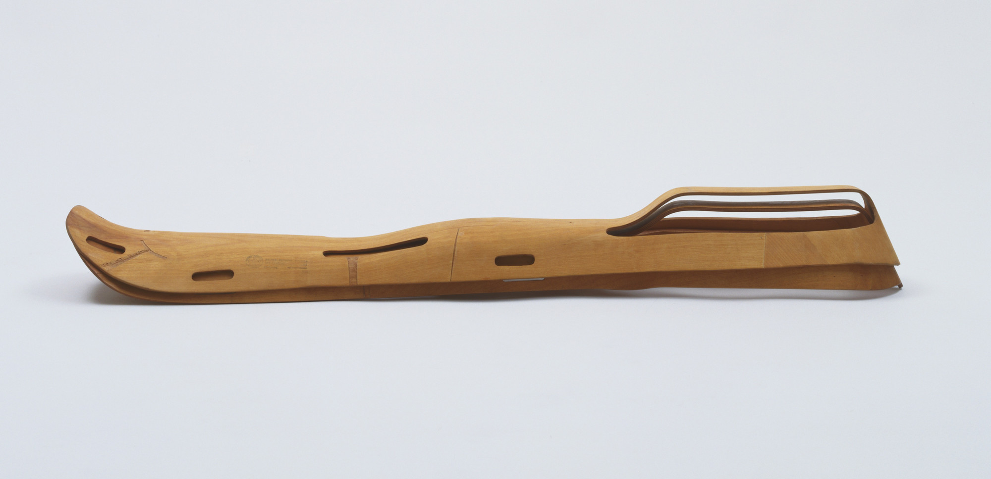Charles Eames, Ray Eames. Leg Splint. 1942