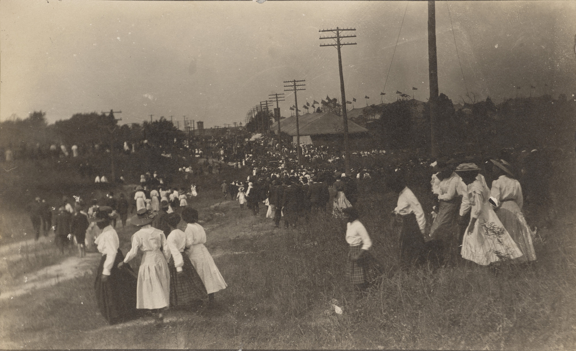 Unidentified photographer. Untitled. c. 1907-10