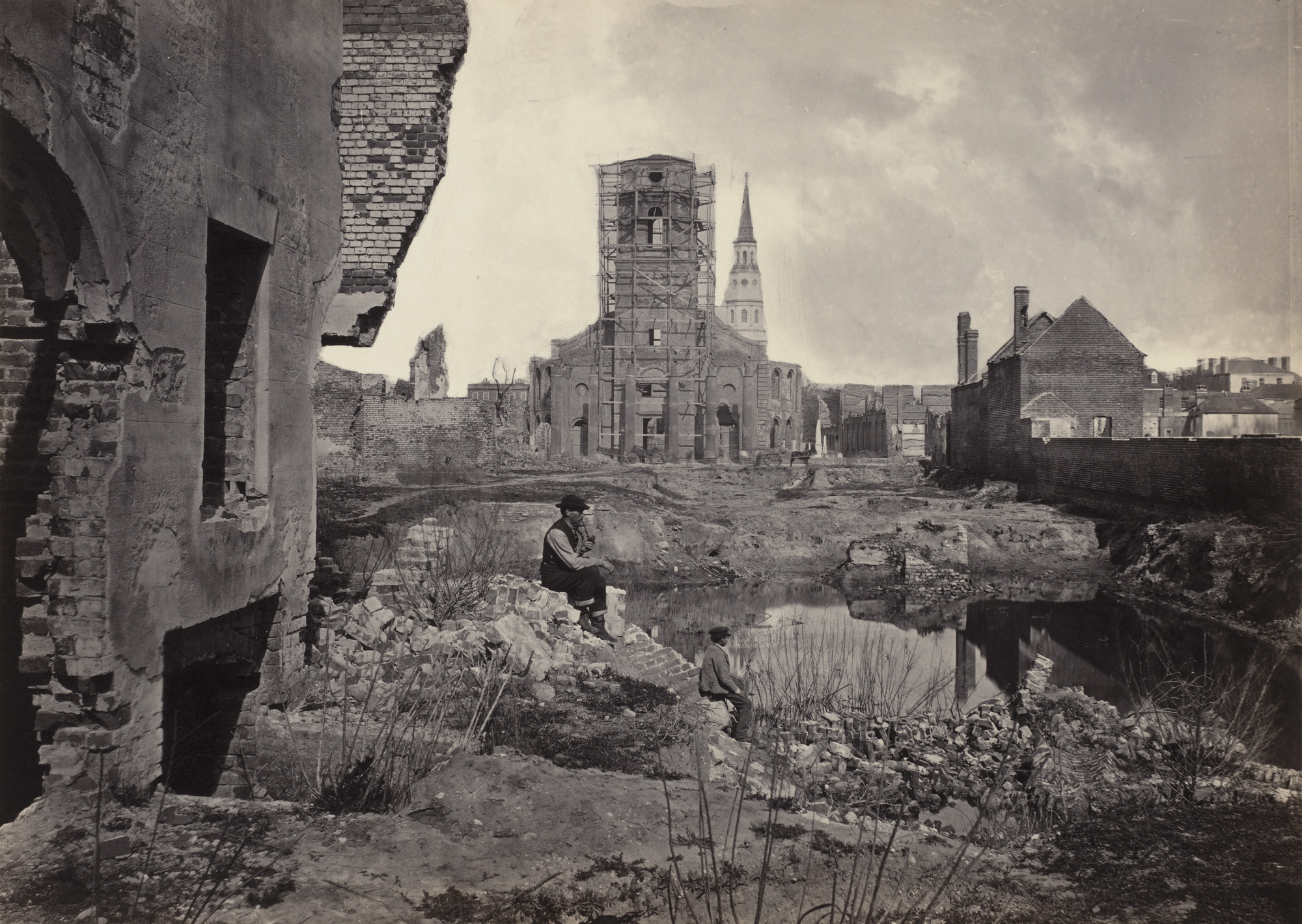 George N. Barnard. Ruins in Charleston, South Carolina from the album Photographic Views of Sherman&#39;s Campaign(1866). 1864-65