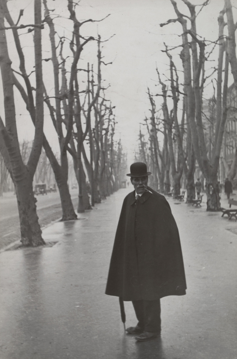 Henri Cartier-Bresson. Allée du Prado, Marseille. 1932