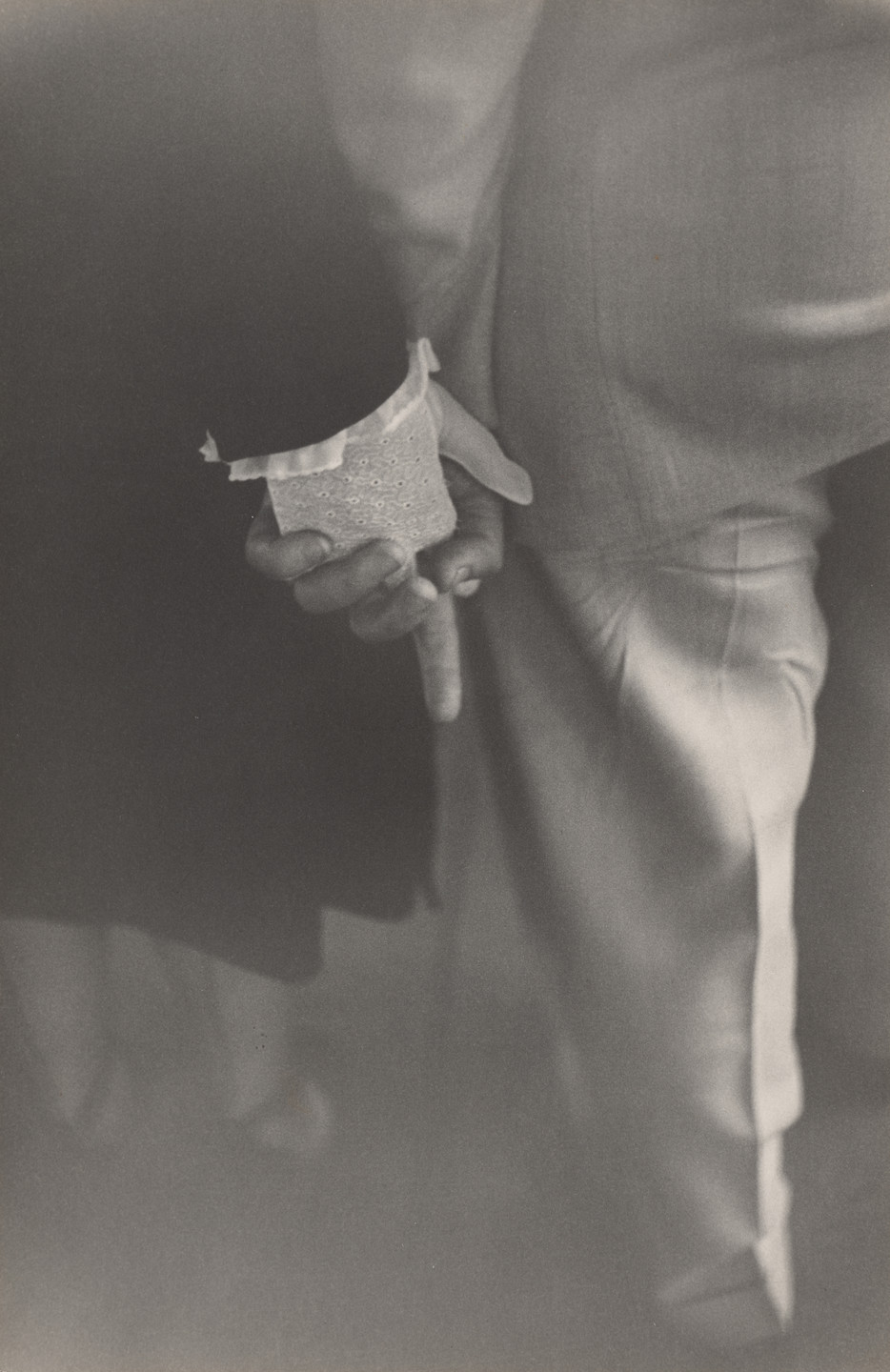 Louis Faurer. Freudian Handclasp, New York. 1946-49
