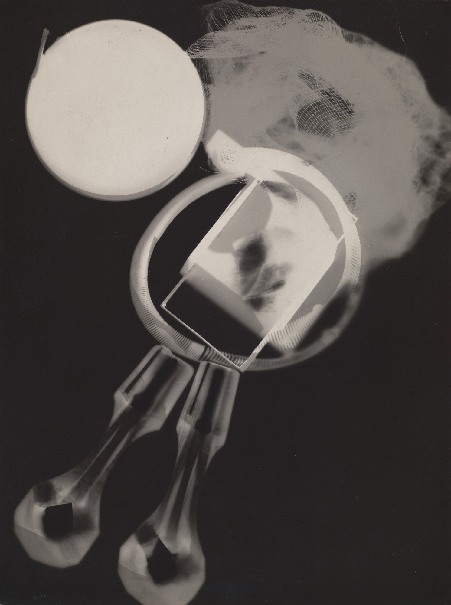 Man Ray (Emmanuel Radnitzky). Rayograph. 1922